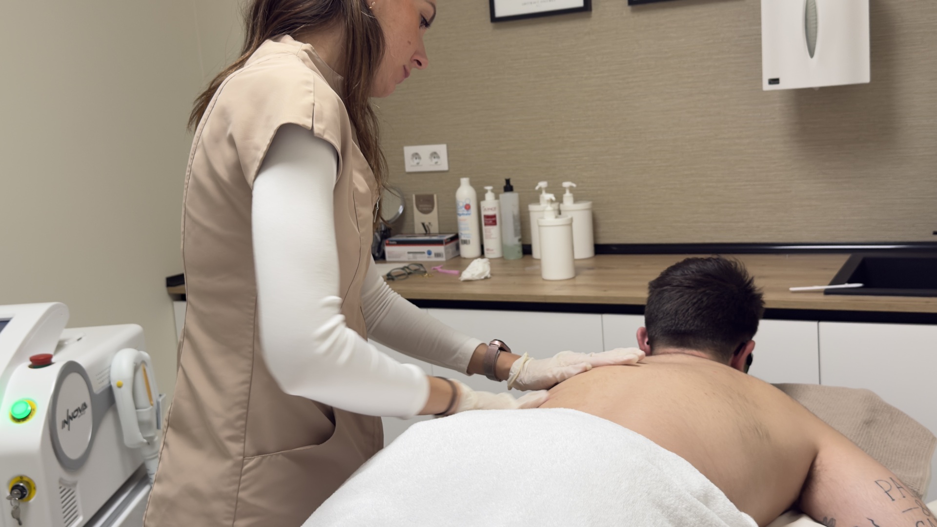 Depilación láser SHR espalda hombre tratamiento centro medicina estética Logroño