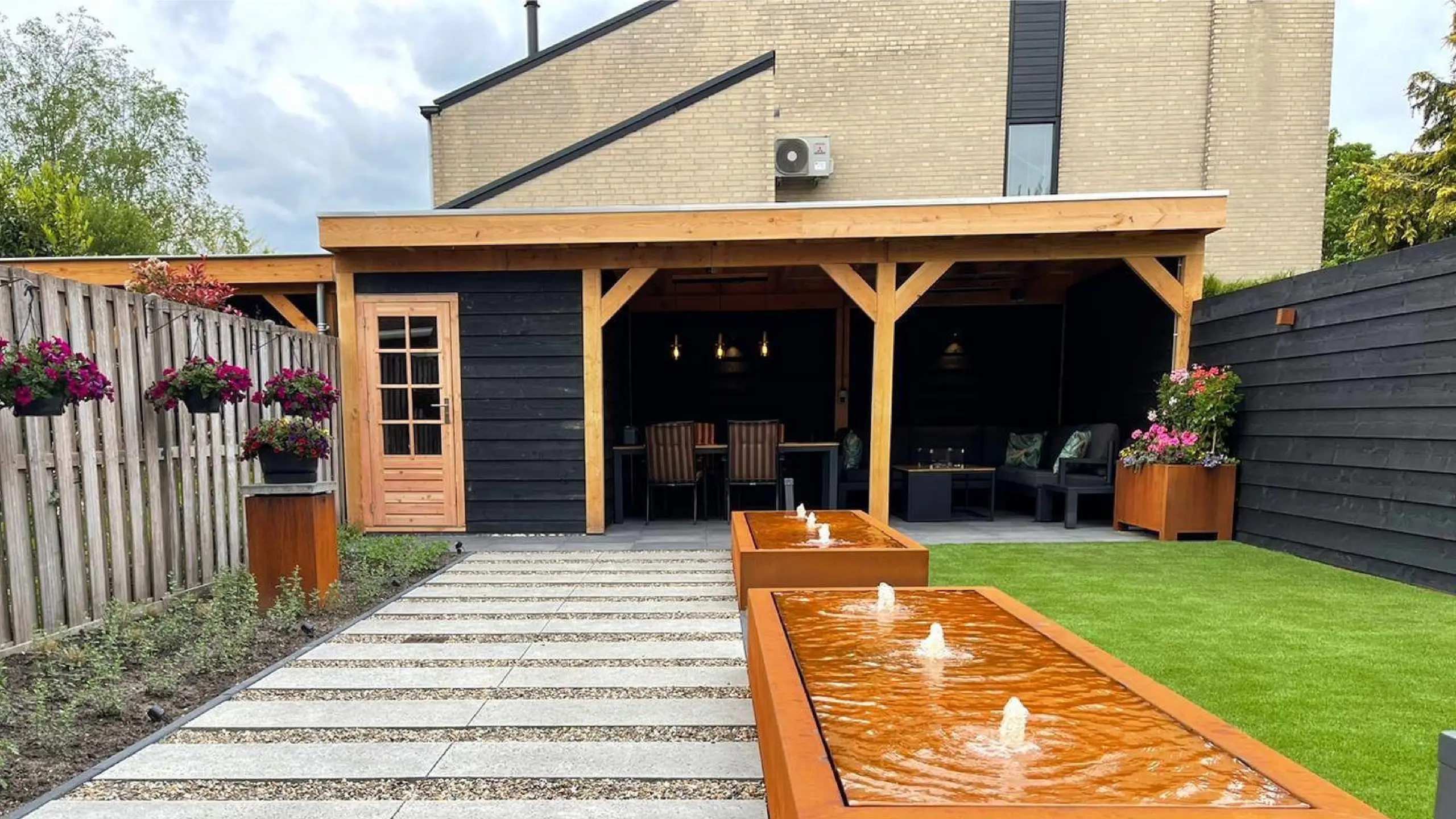 Van Essen Bouw Project, Overkapping met schuur