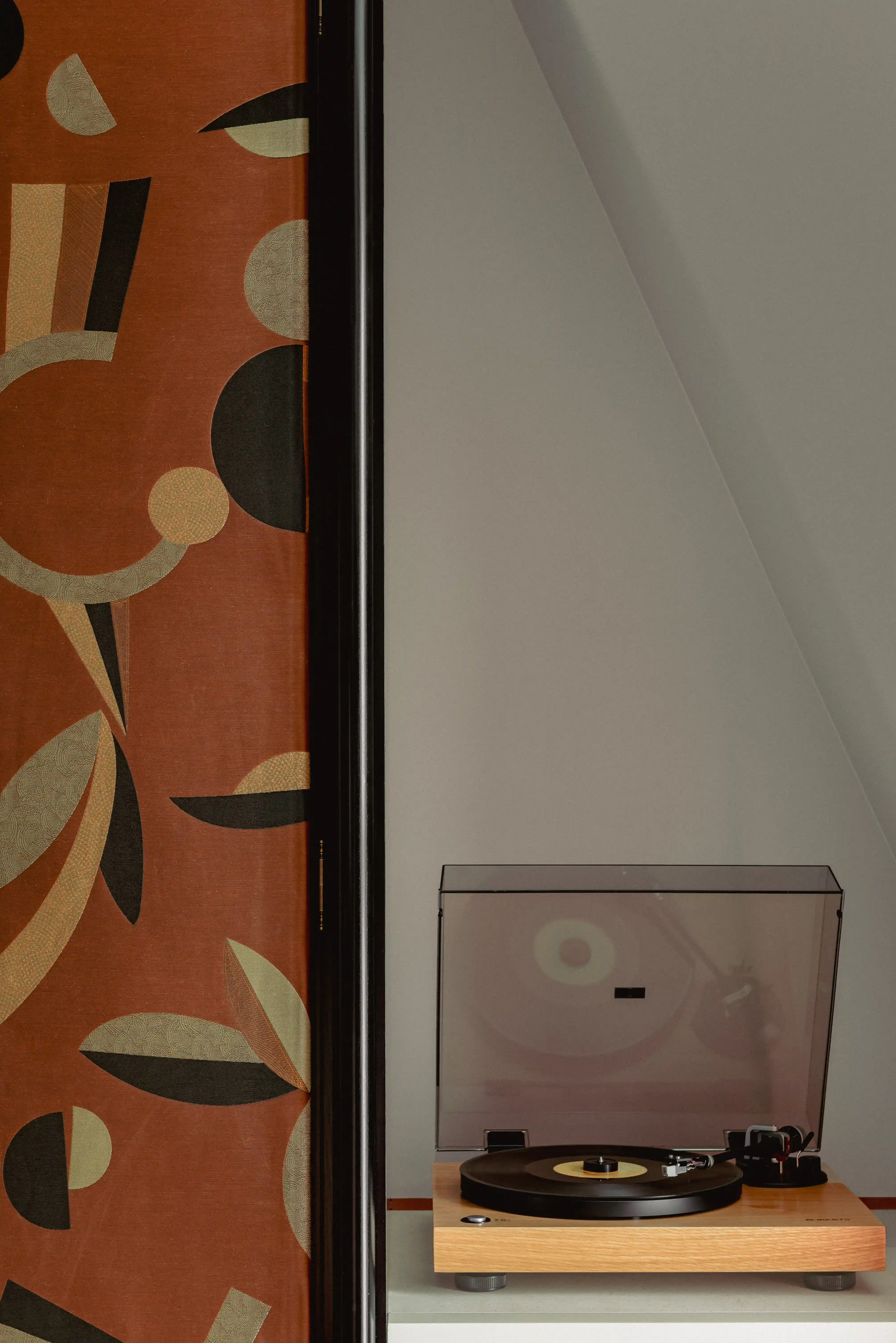 Tranquil spa area at Experimental Marais, featuring Suzanne Kaufmann treatments in Paris.