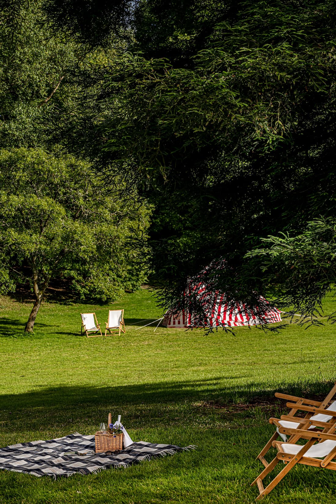 Countryside picnic in the gardens of Cowley Manor.