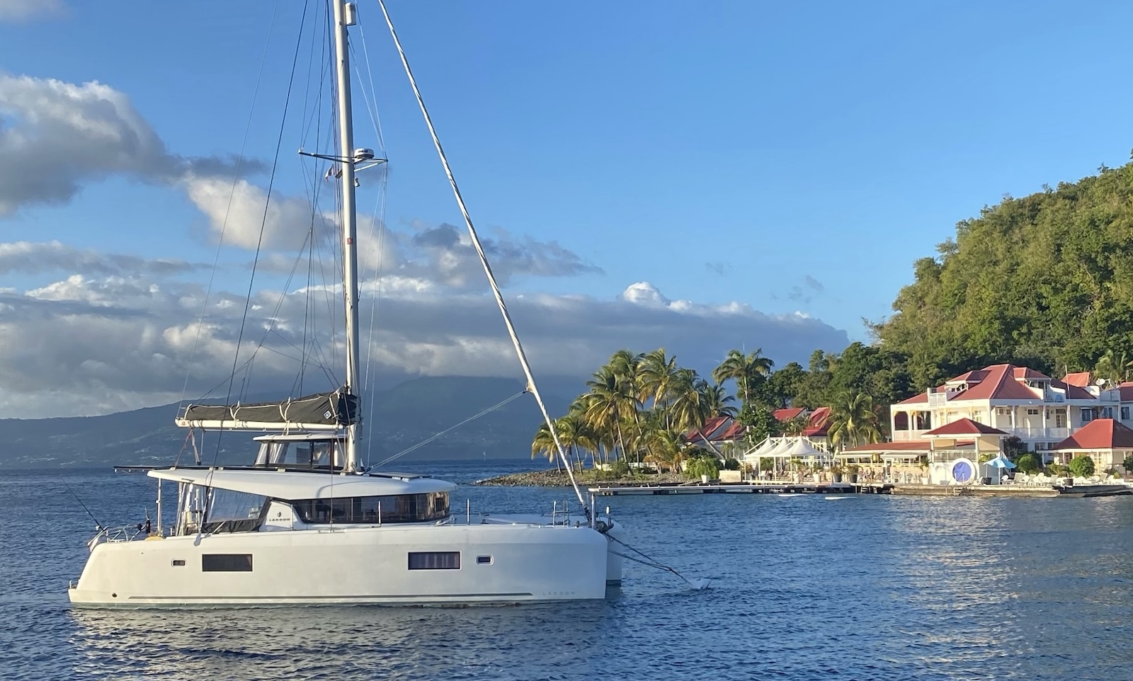 Оренда Яхт та Катамаранів - Найкращі Маршрути Світу