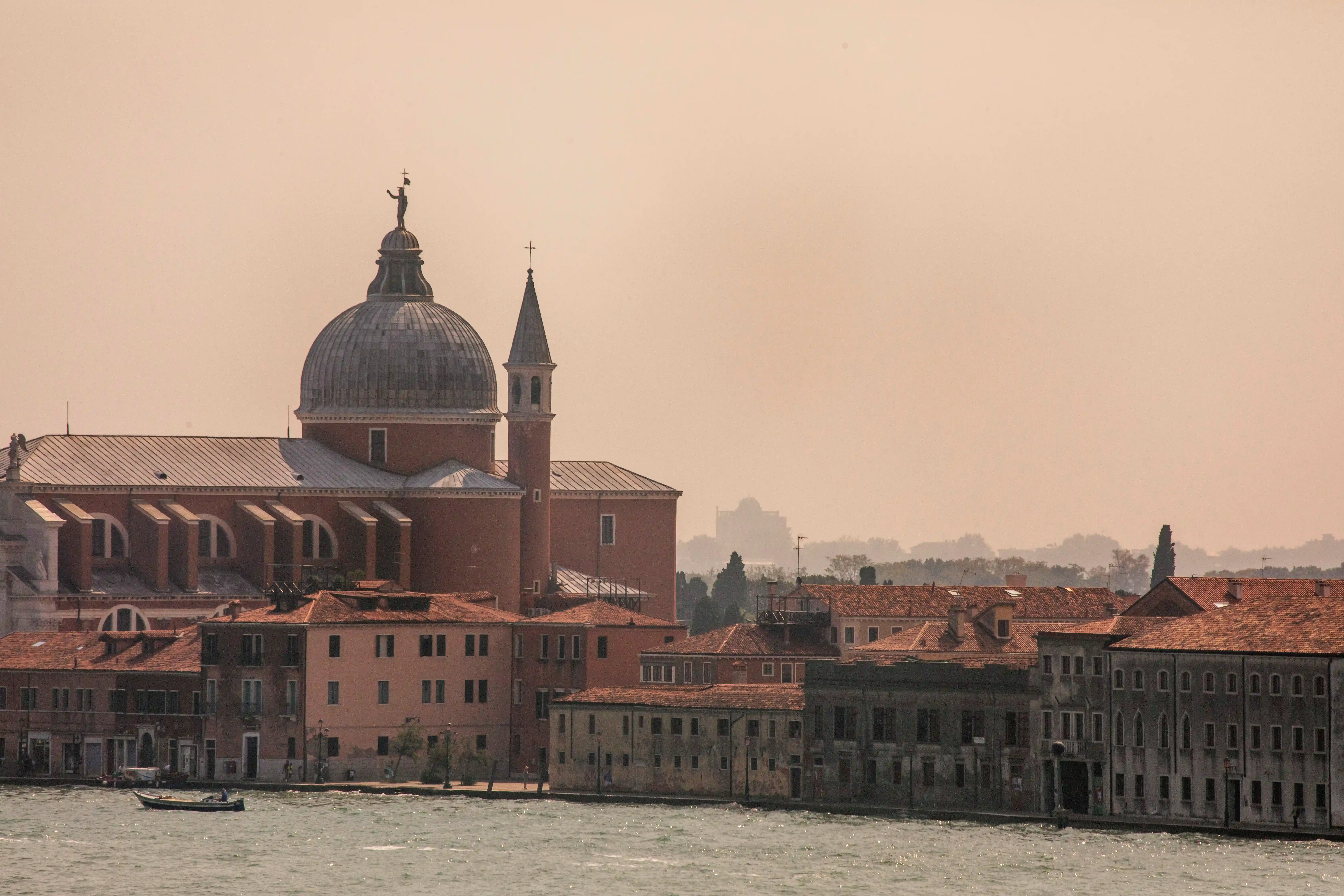 il palazzo experimental venice facade 