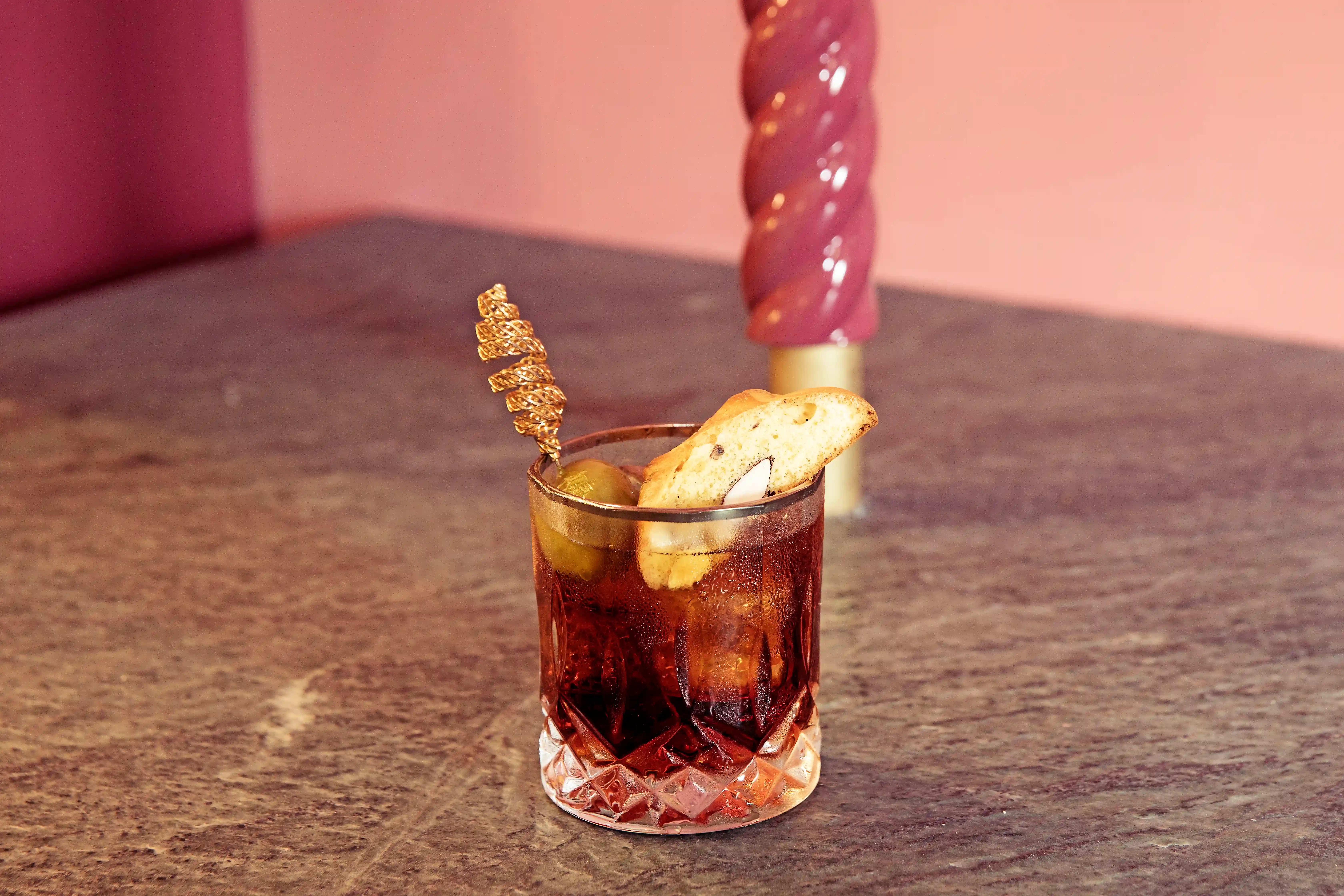 cocktail at experimental cocktail club venice