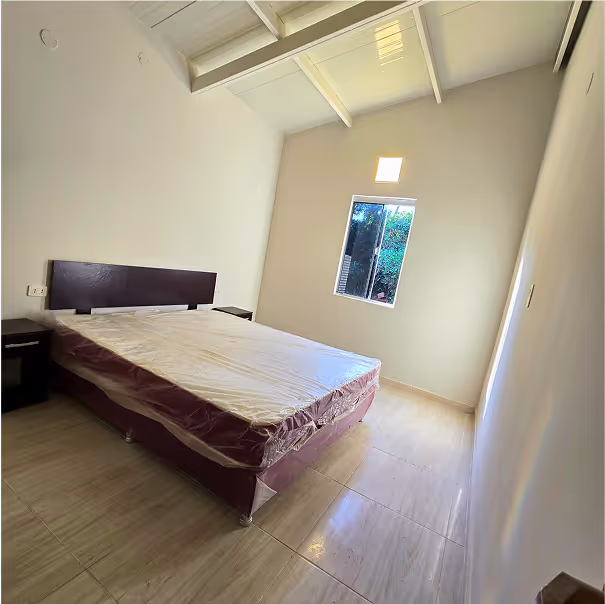 Dormitorio 1 de la CasaMas modelo Minimalista de 2 dormitorios