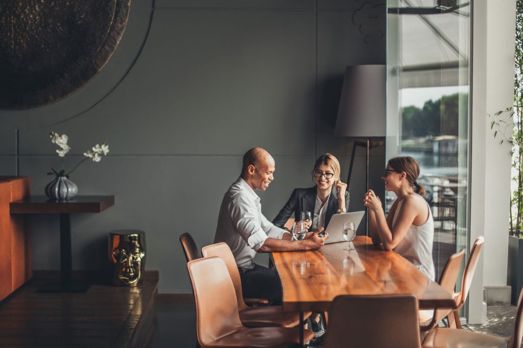 Conversational storytelling is key to keeping your audience engaged. This webinar will give you tips for sales, marketing, or internal meeting presentations.