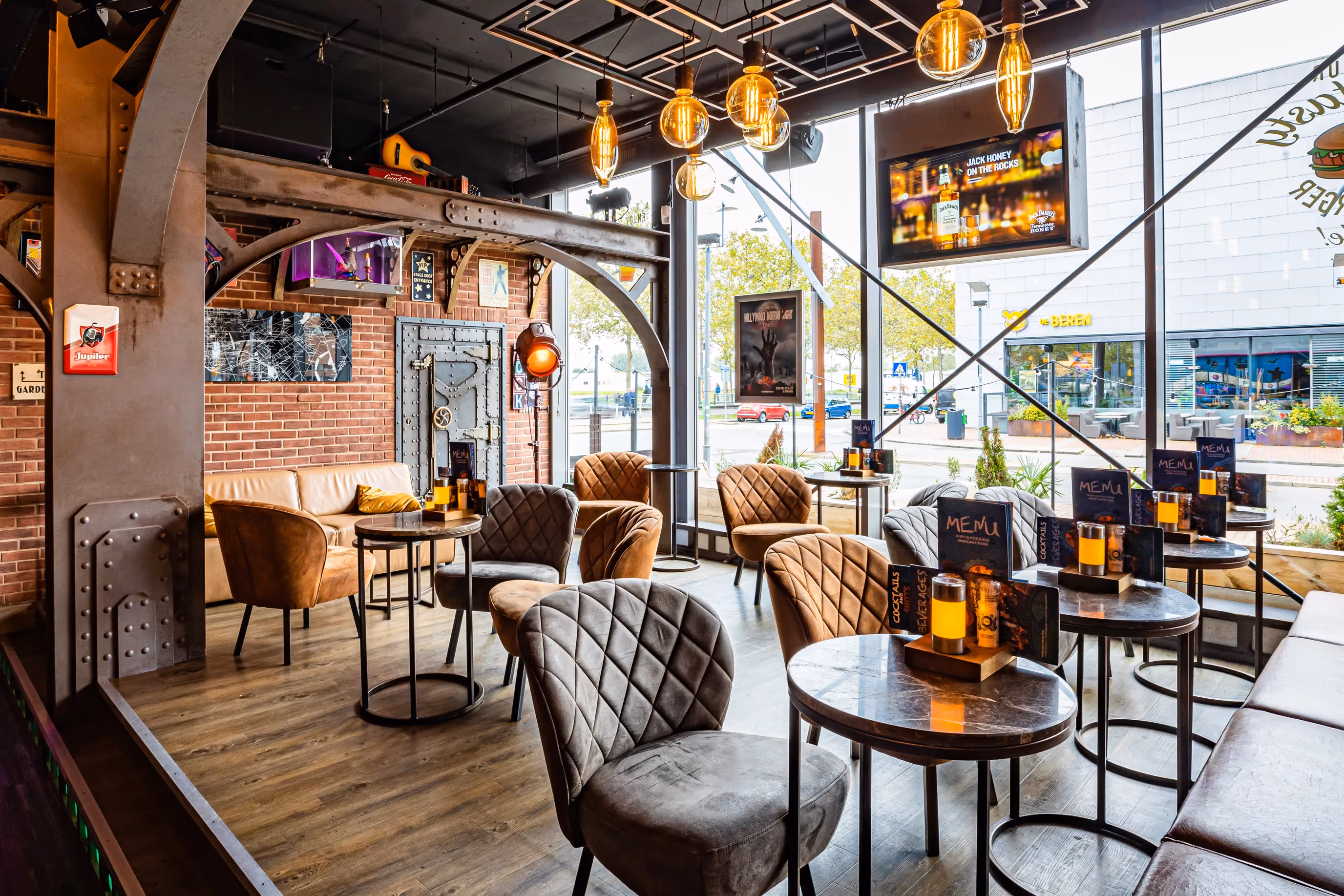 Hollywood Café tafels en decoratie Rotterdam