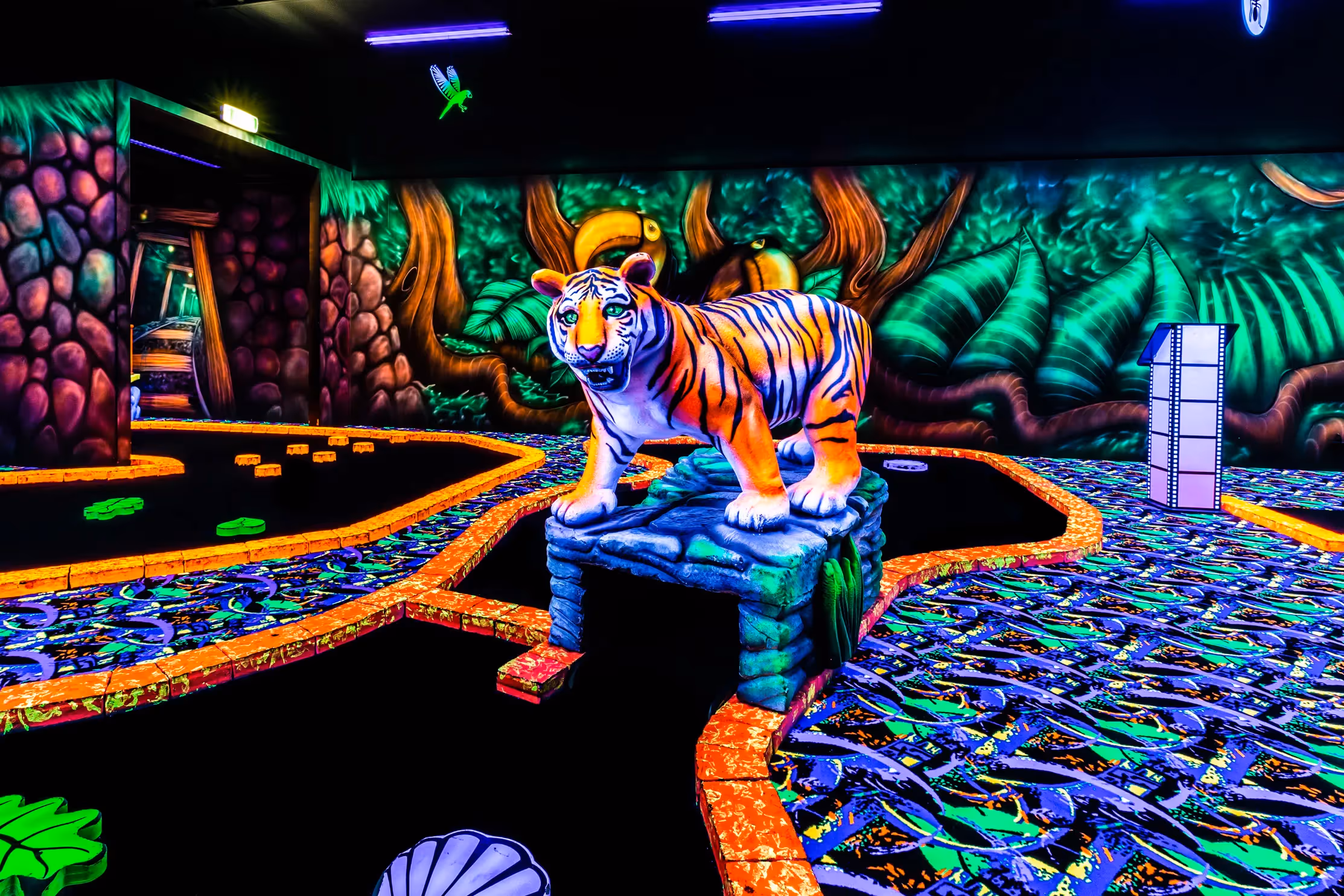 Glow in the dark minigolf Eindhoven