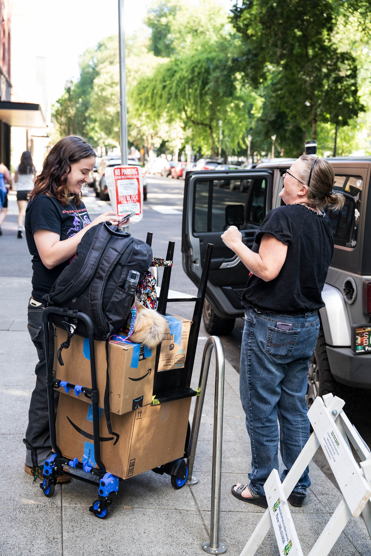 a parent helps their kid unpack their things at PNCA in downtown Portland