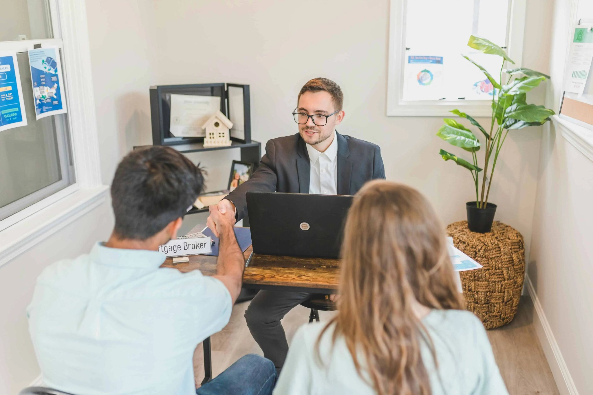 Questions to ask a mortgage lender: purchase contract ready for signature