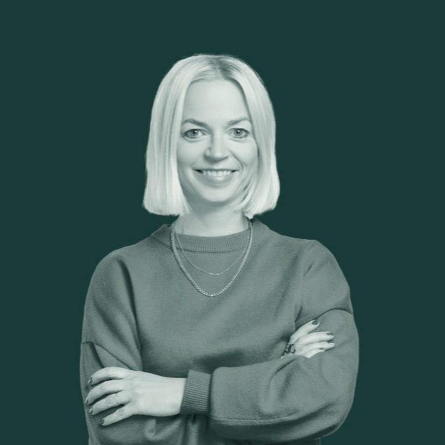 Sabine W., Ten More In Alumna Class 01