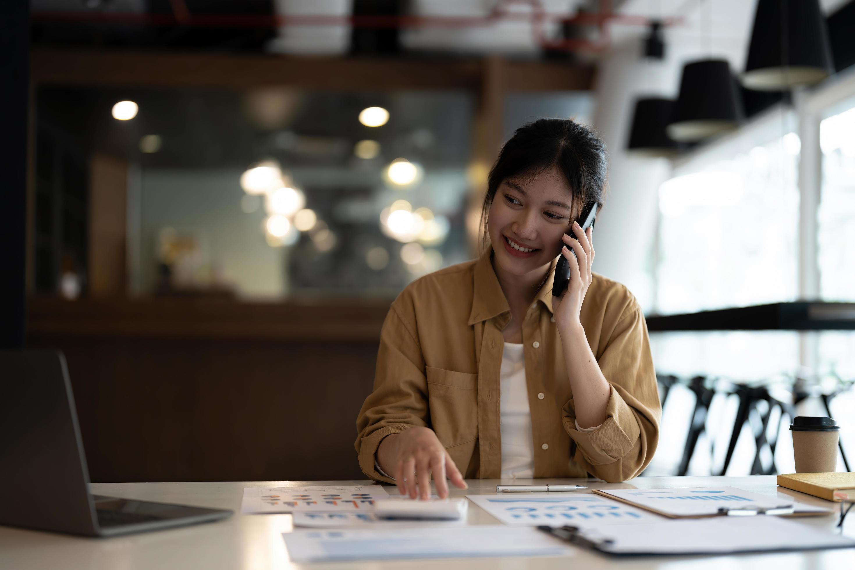 How to Pay Global Teams Legally and Efficiently
