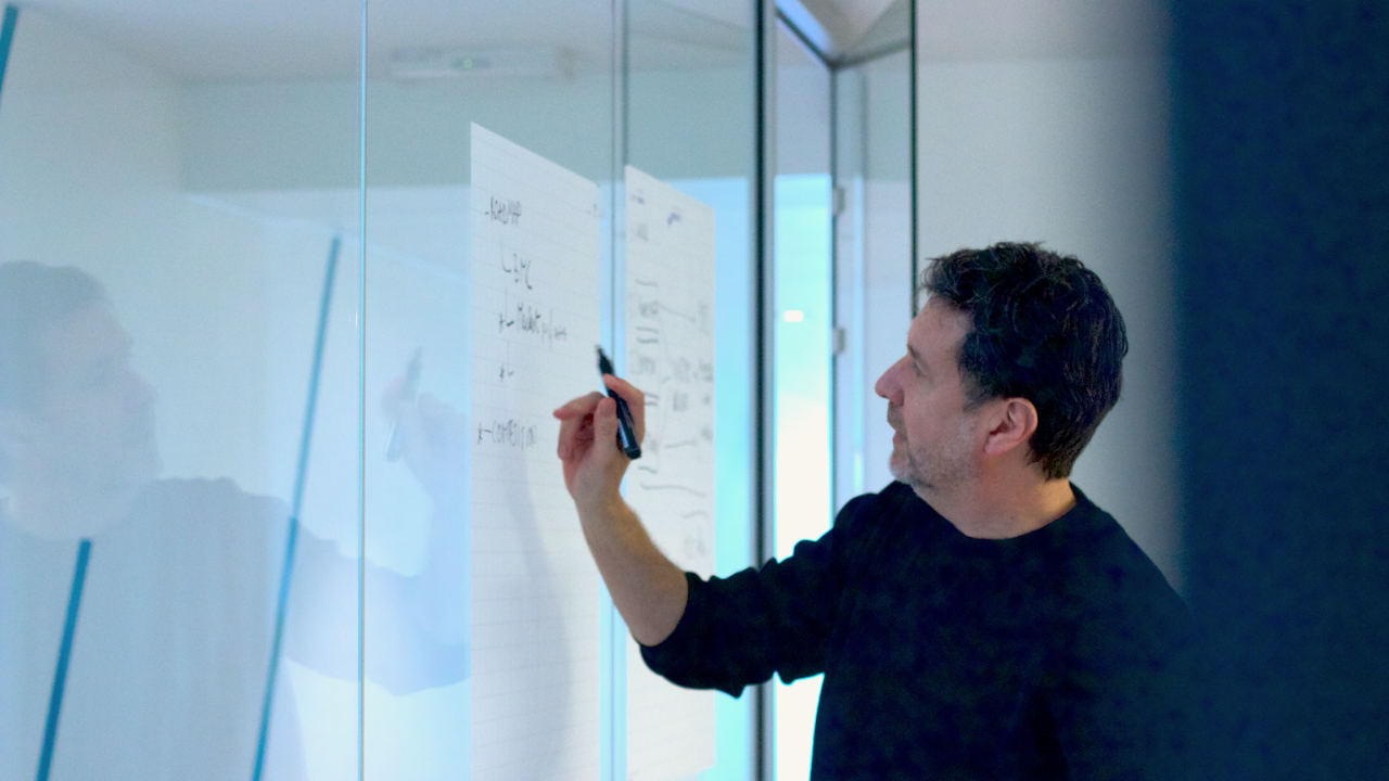 Co-founder Koen deelt zijn visie: een rollend marketingplan dat business & sales structureel verbindt. Ontdek 5 manieren om marketing groei te laten drijven.