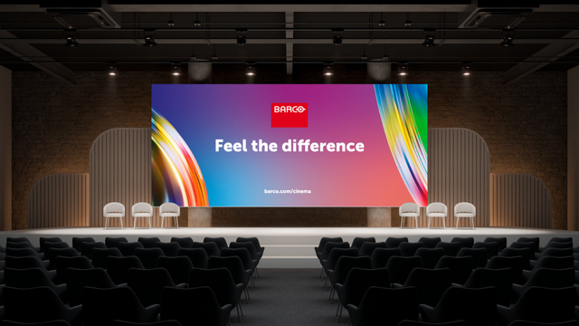 Een groot scherm met de krachtige ‘Feel the Difference’-campagne van Barco, die doorheen verschillende projecten wordt ingezet