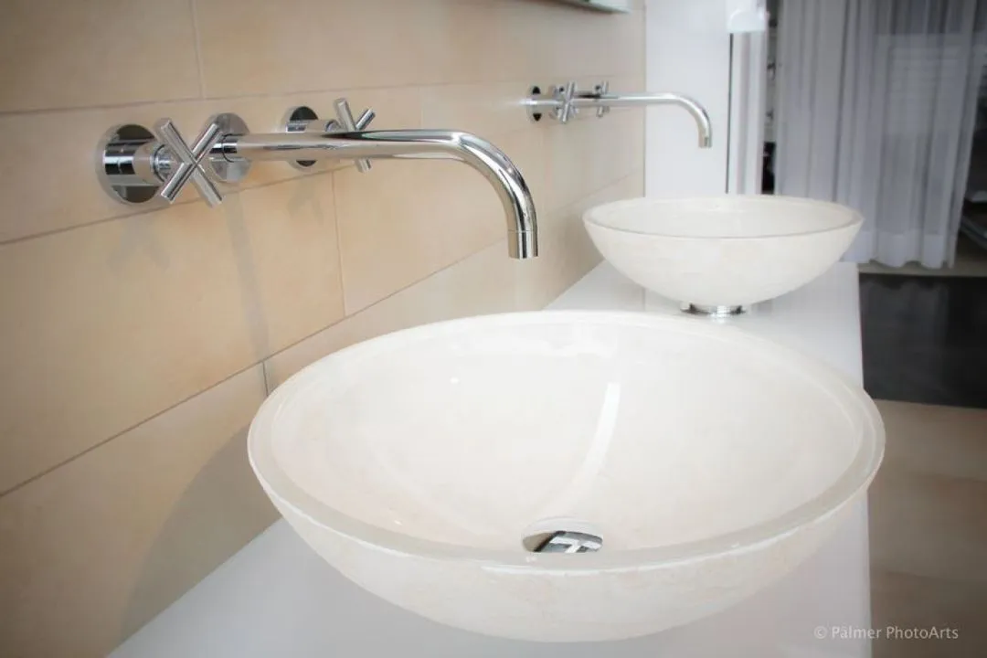 Zwei Waschbecken 