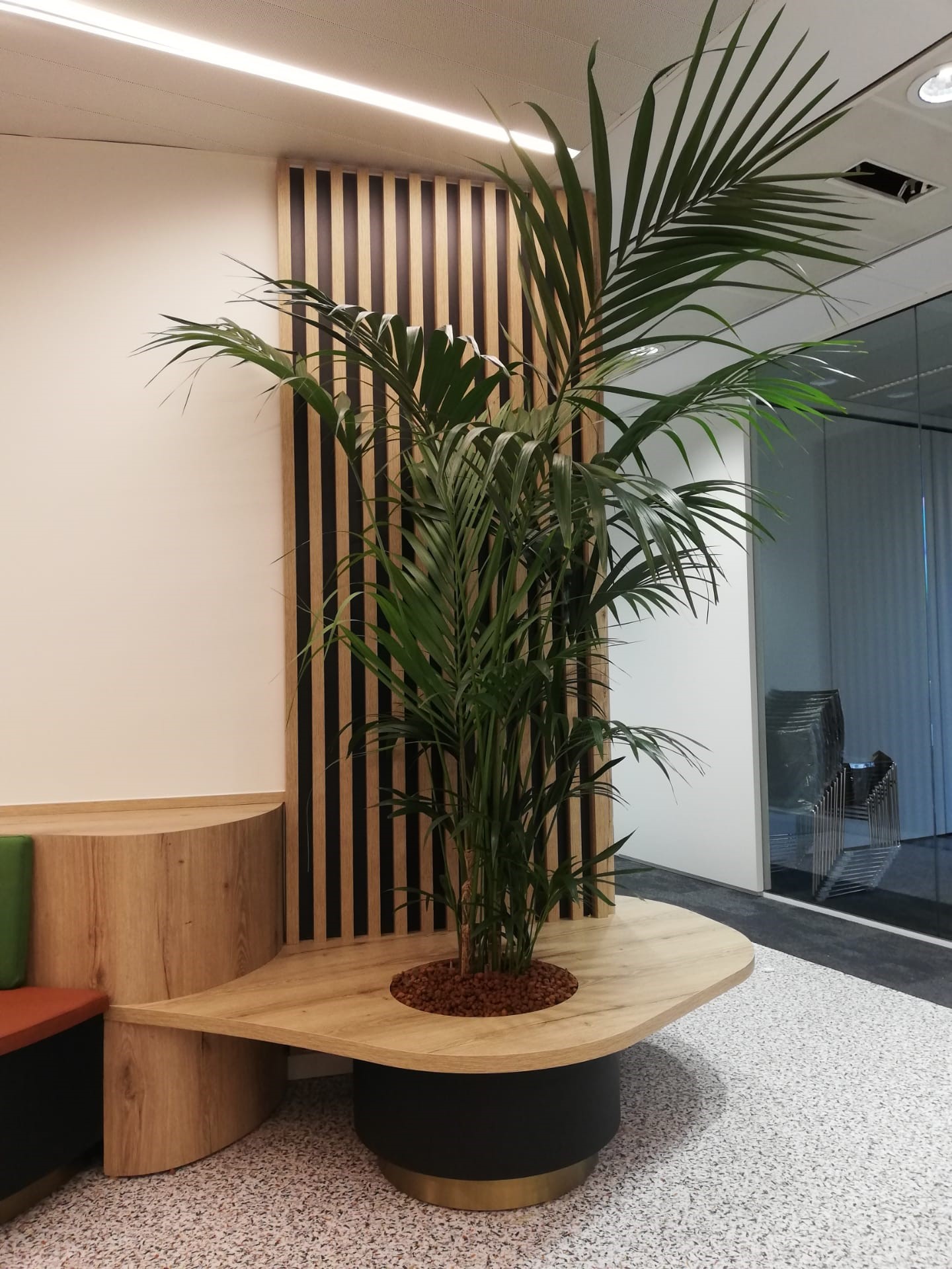 wachtruimte met ingebouwde bak