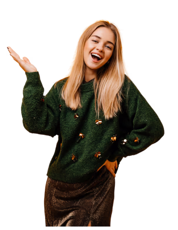 Szczęśliwa dziewczyna w zielonym swetrze