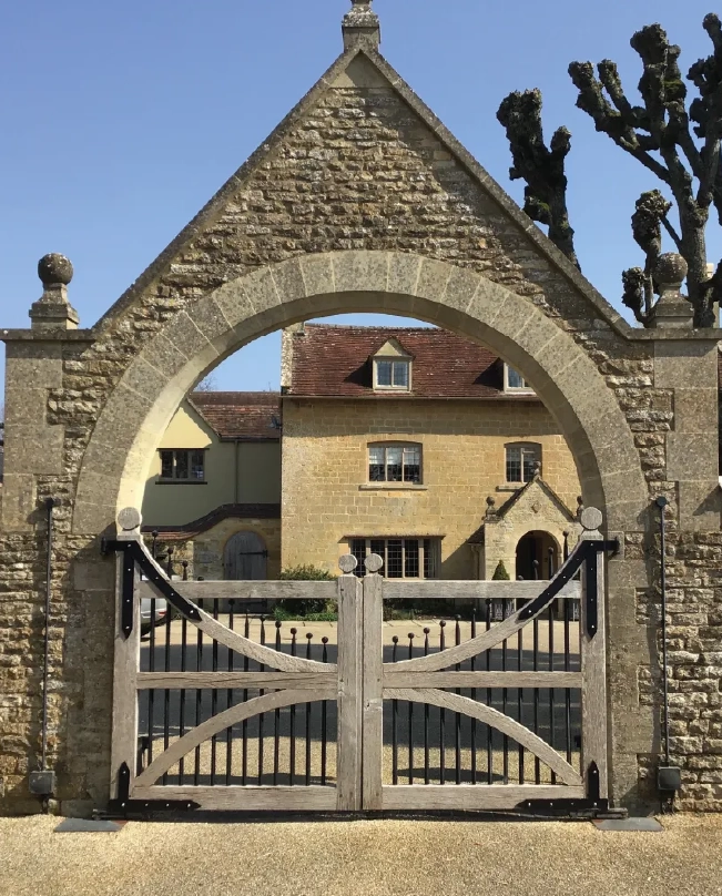 Oak Leaf Gates - Oak Bespoke Gates