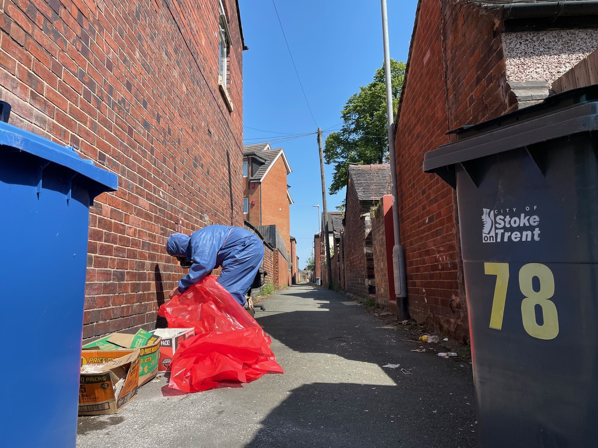 AIB Solutions operatives carrying out controlled removal of fly-tipped asbestos waste