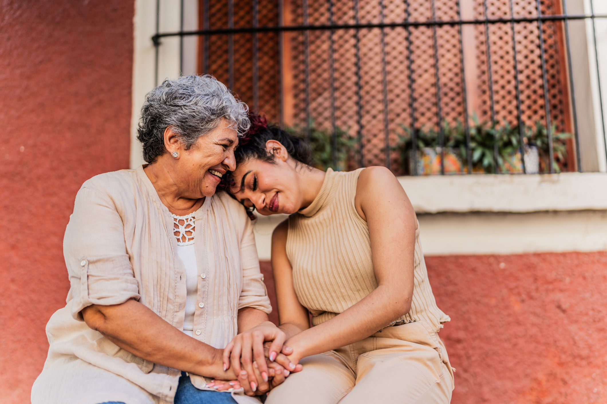 How to Approach Visits and Calls When a Loved One Stops Recognizing You