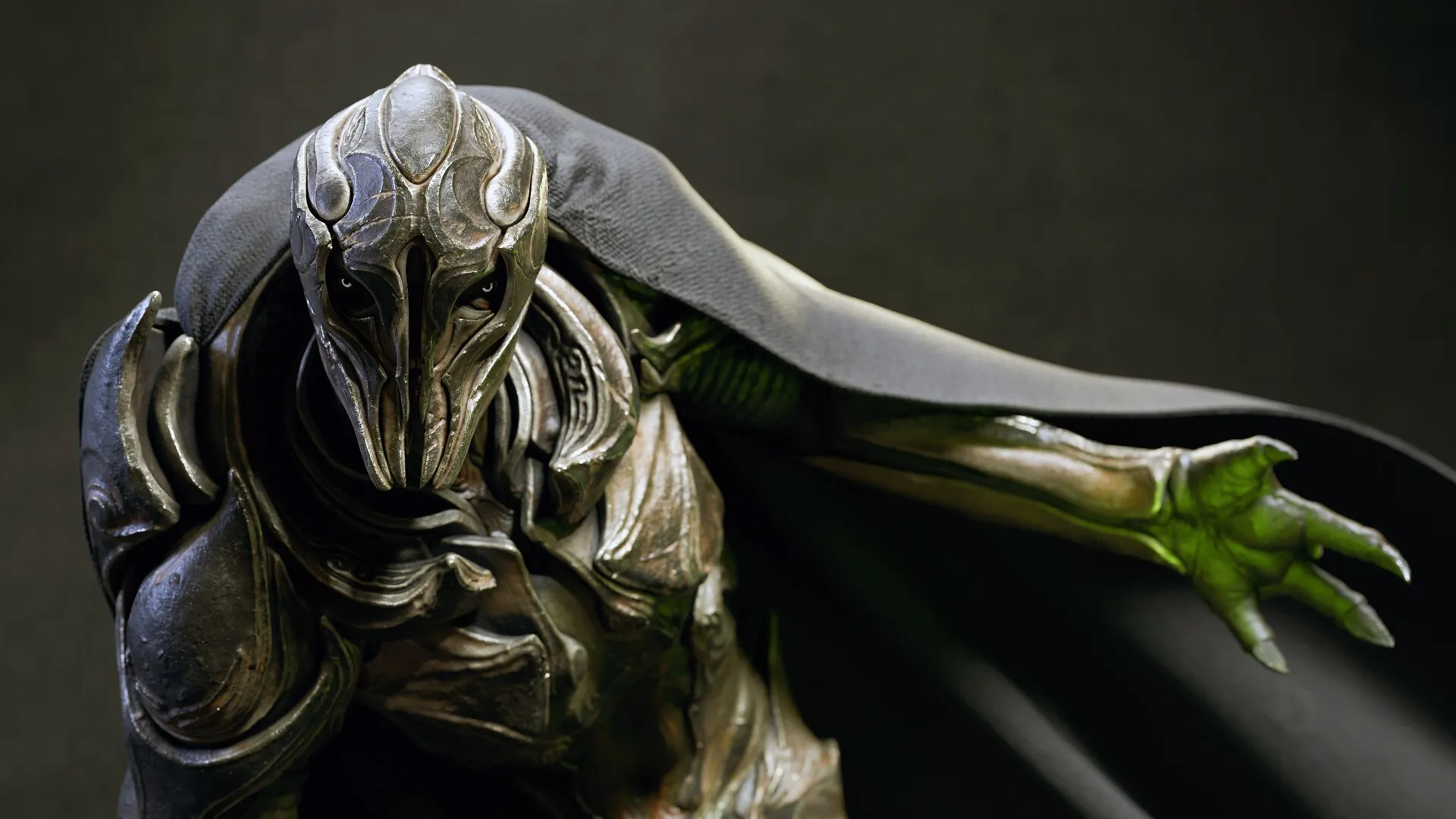 pablo-munoz-gomez-closeup-2.jpg [jpg-to-webp output image]