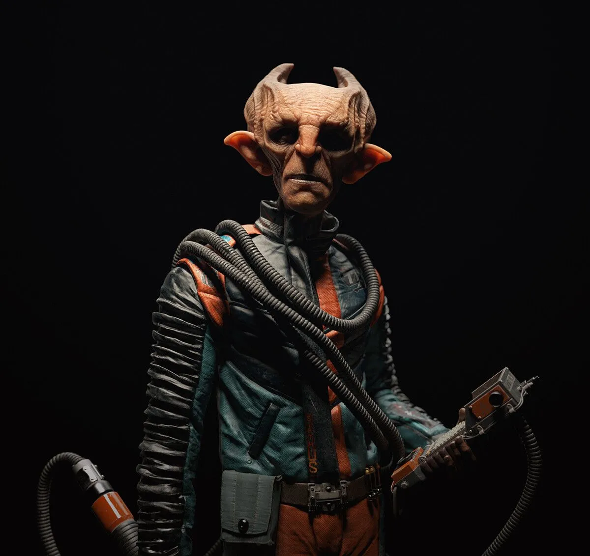 pablo-munoz-gomez-the-mechanic-02.jpg [jpg-to-webp output image]