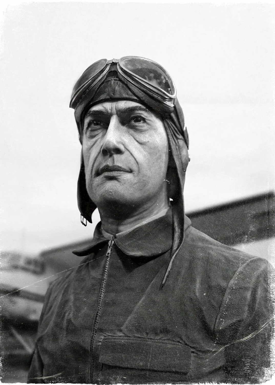 pablo-munoz-gomez-piloto-final-b-w.jpg [jpg-to-webp output image]