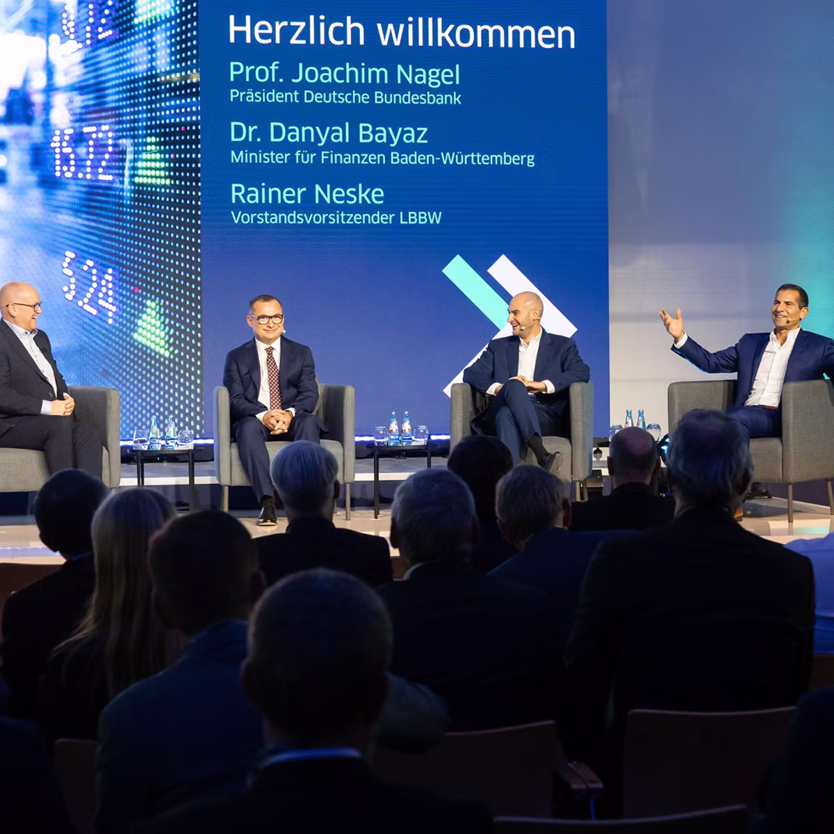 Gesprächsrunde auf Bühne 2 bei KapInKon25 _Projekt marbet