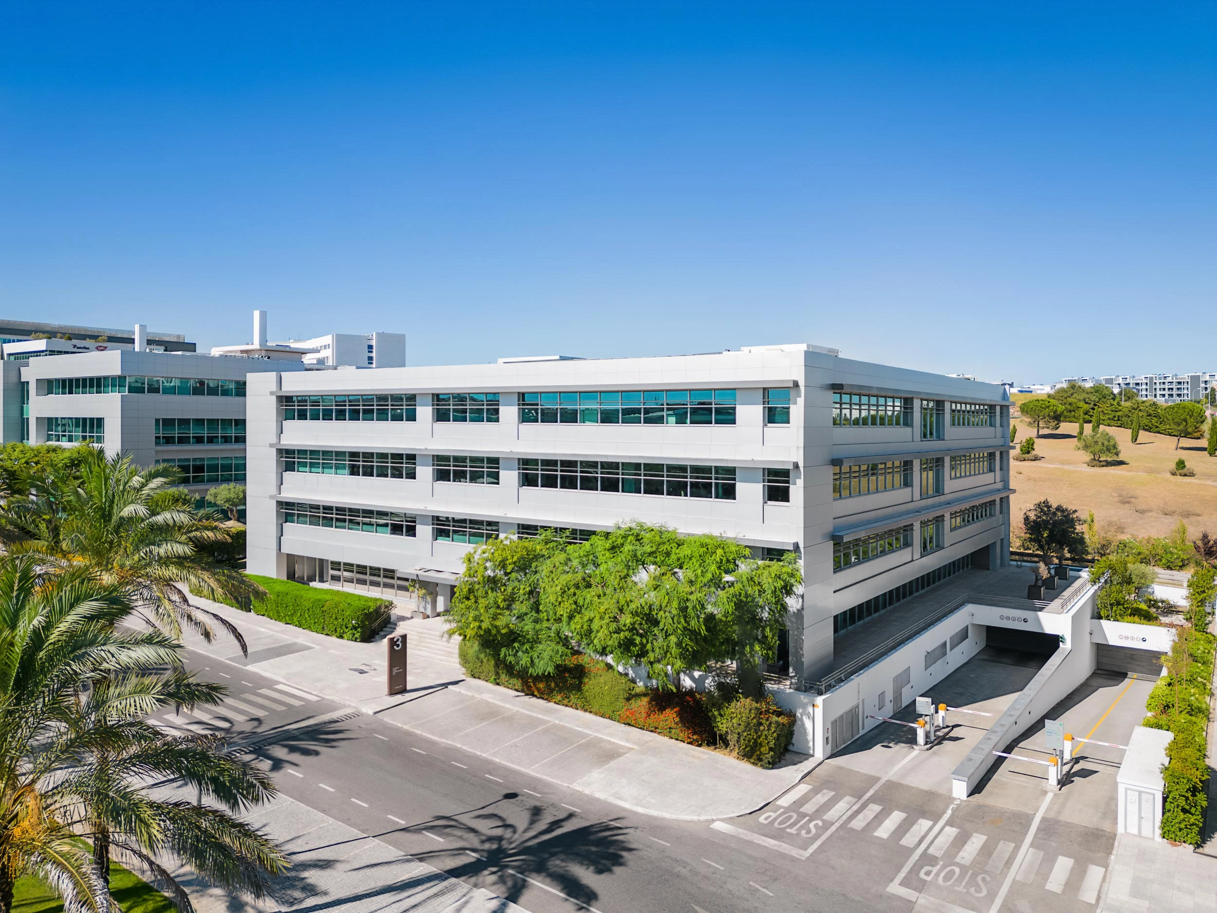 Lagoas Park - Edifício 3 - Piso 0 - Ferring 