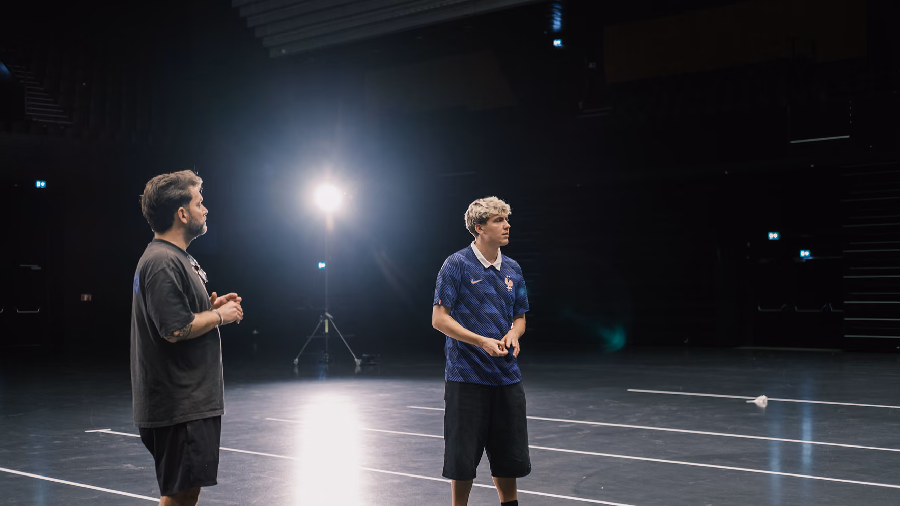 Rasmus i KB hallen og taler.
