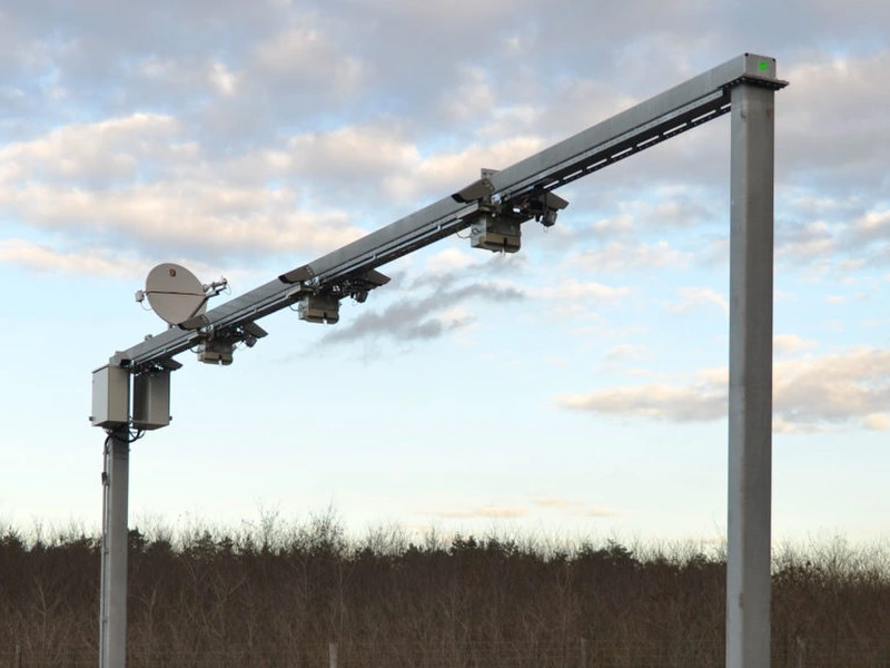 Imagen de la visión computarizada de carreteras utilizando sensores, GPS, conectividad e IIoT para monitorear los activos.