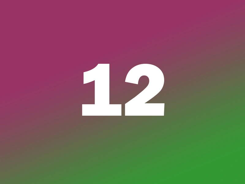 Número 12 blanco sobre un fondo degradado que pasa del granate al verde.