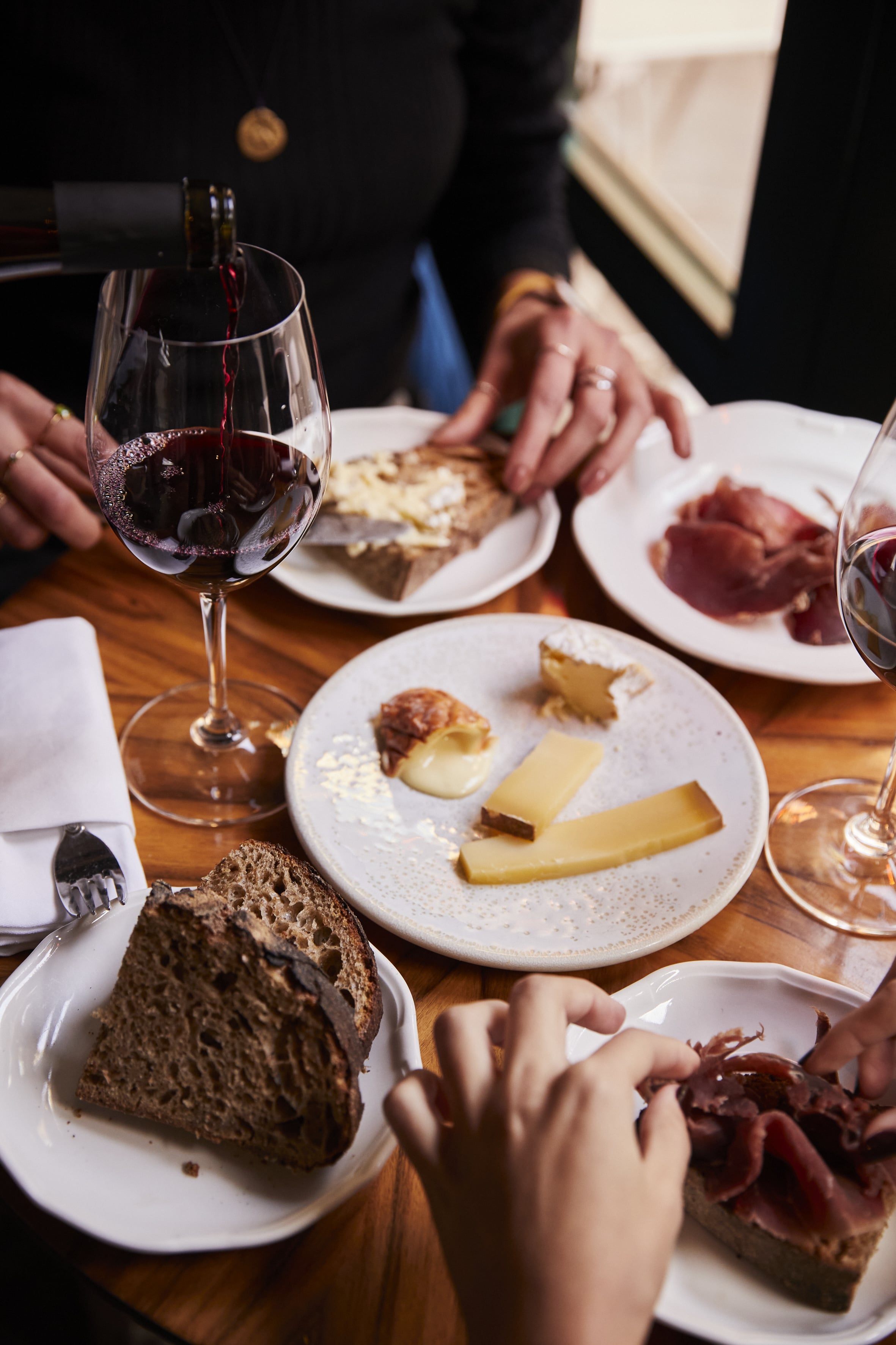 WINE & DINE VOL. 11 Do you know the way to Beaujolais?