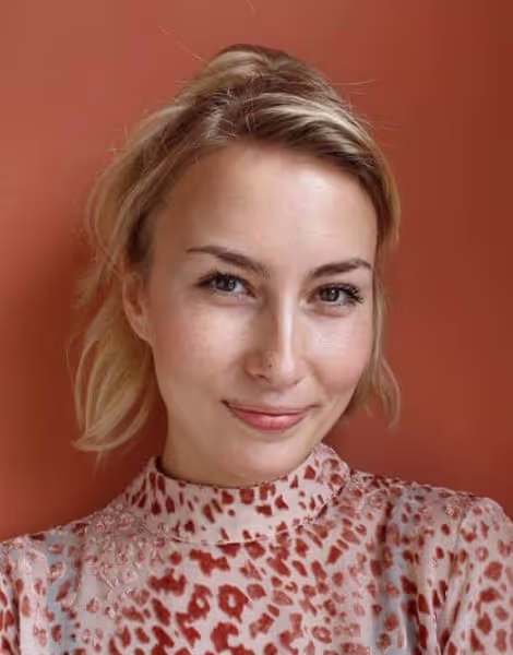 Portret specjalisty pracującego w agencji