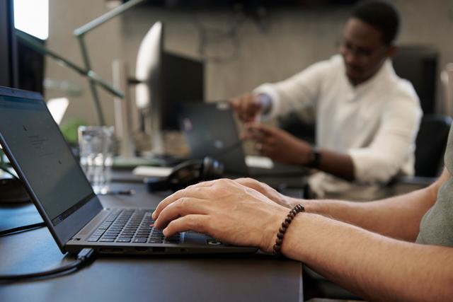 Sådan bruger du AI i ERP-systemet til at frigøre tid og ressourcer