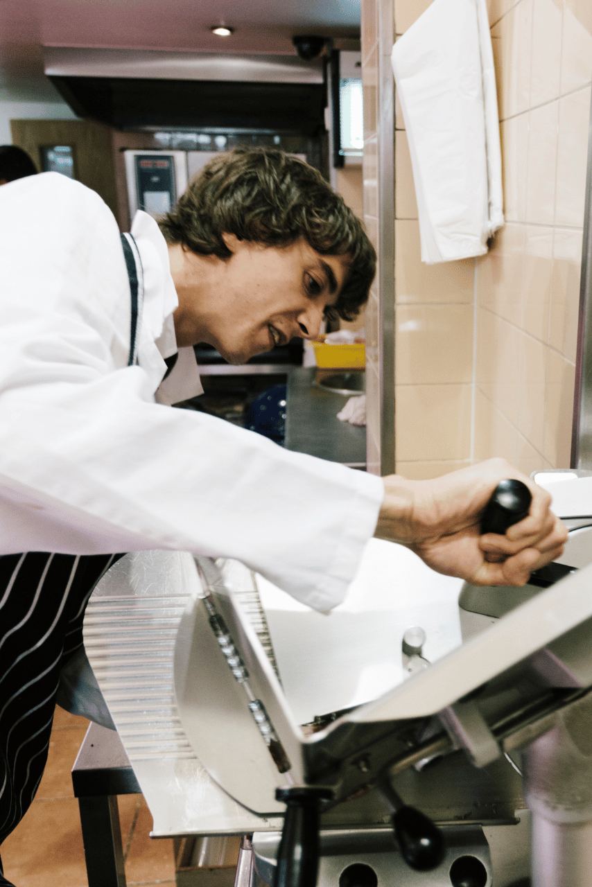 Charcutier en préparation en rayon traiteur – recrutement intérim grande distribution