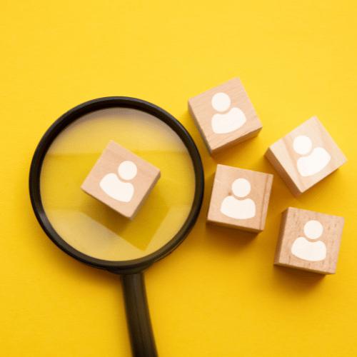 Recherche de profils en intérim avec loupe – recrutement métiers de bouche et grande distribution