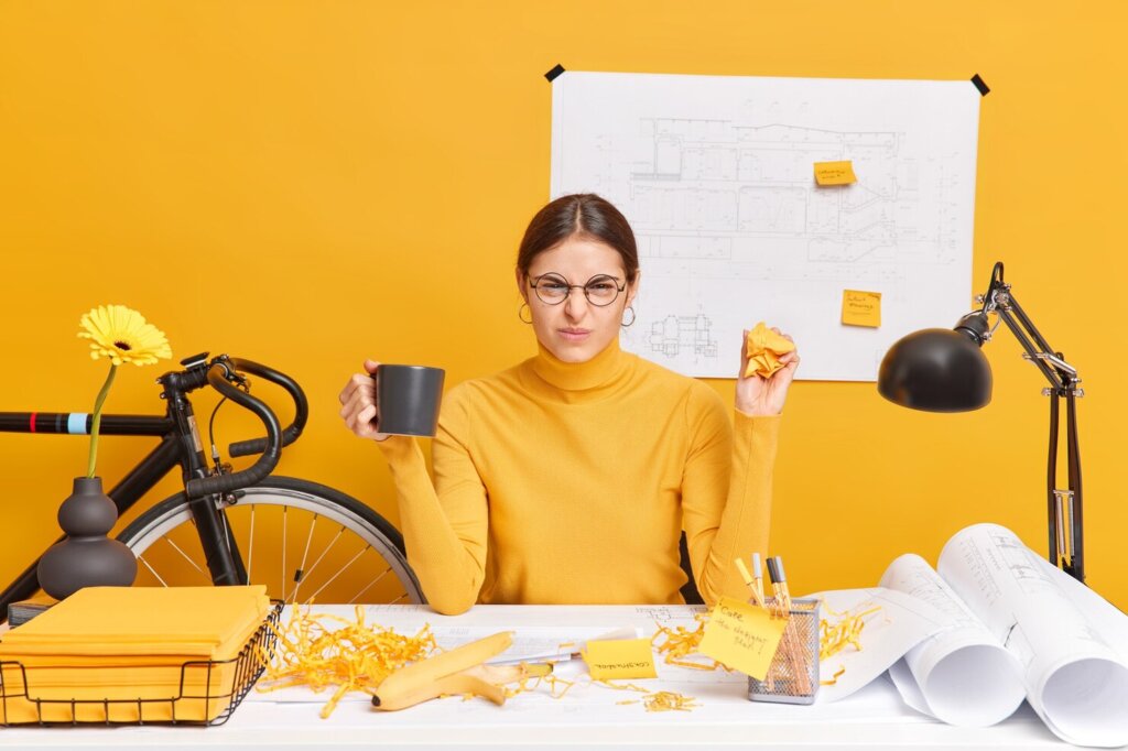 A woman dressed in yellow for a job