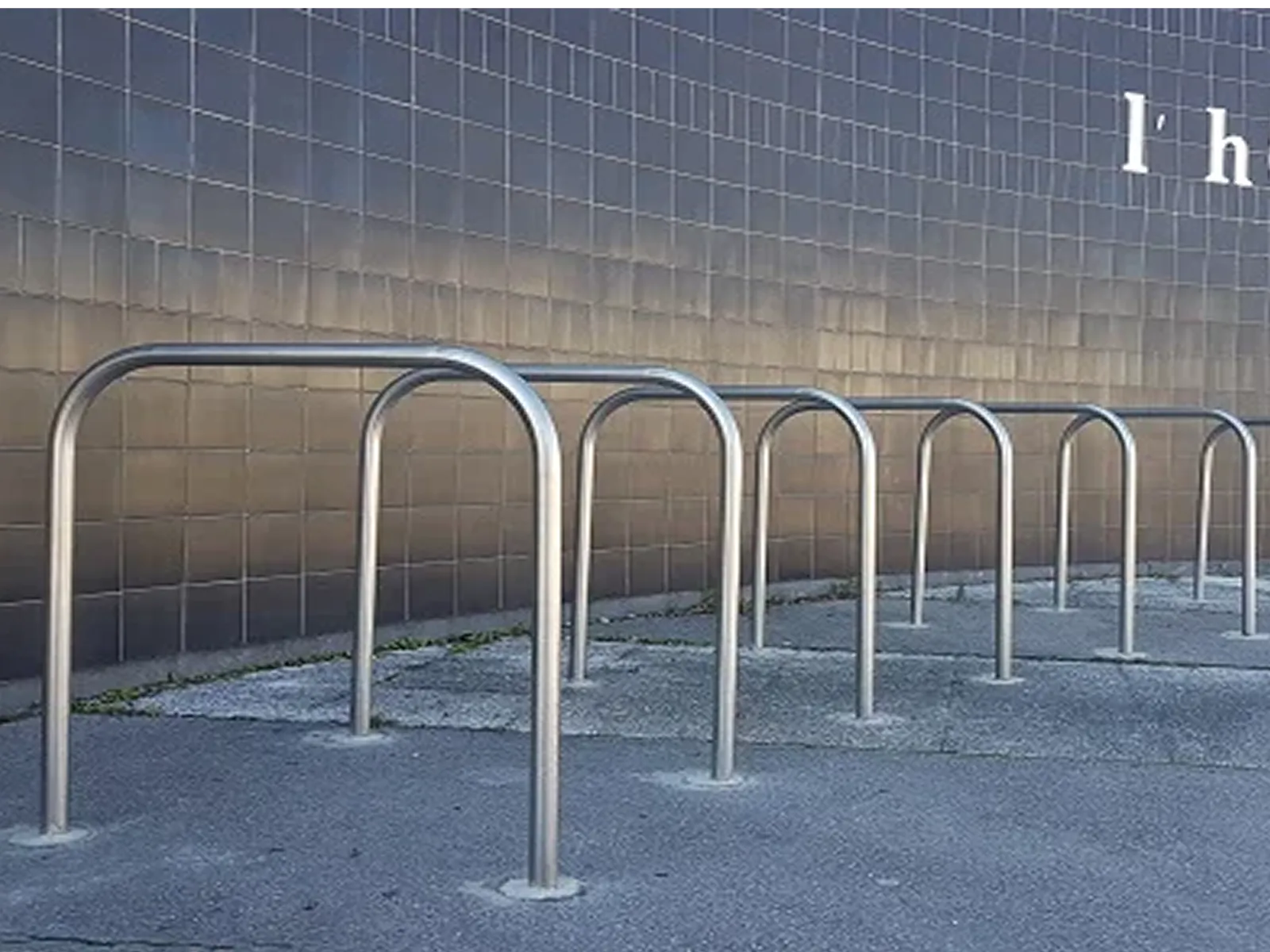 arceau pour vélo adapté aux parkings publics