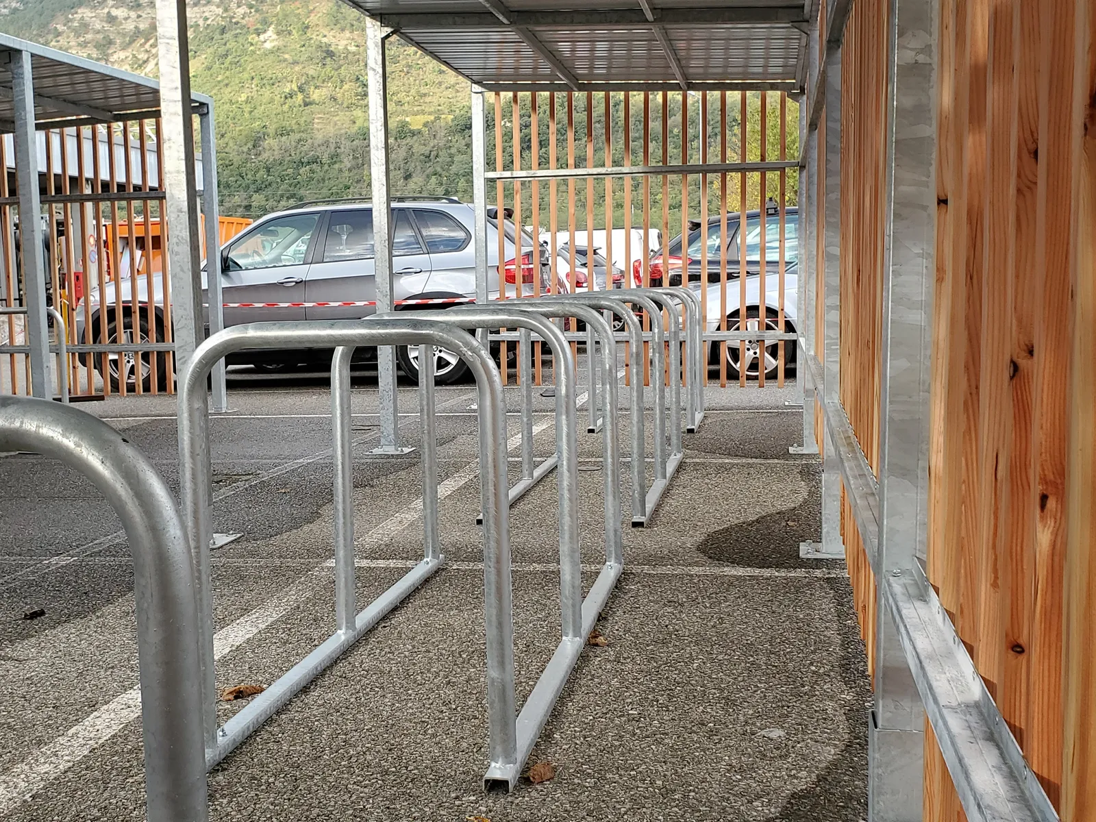 abri bois velo esthétique axinov