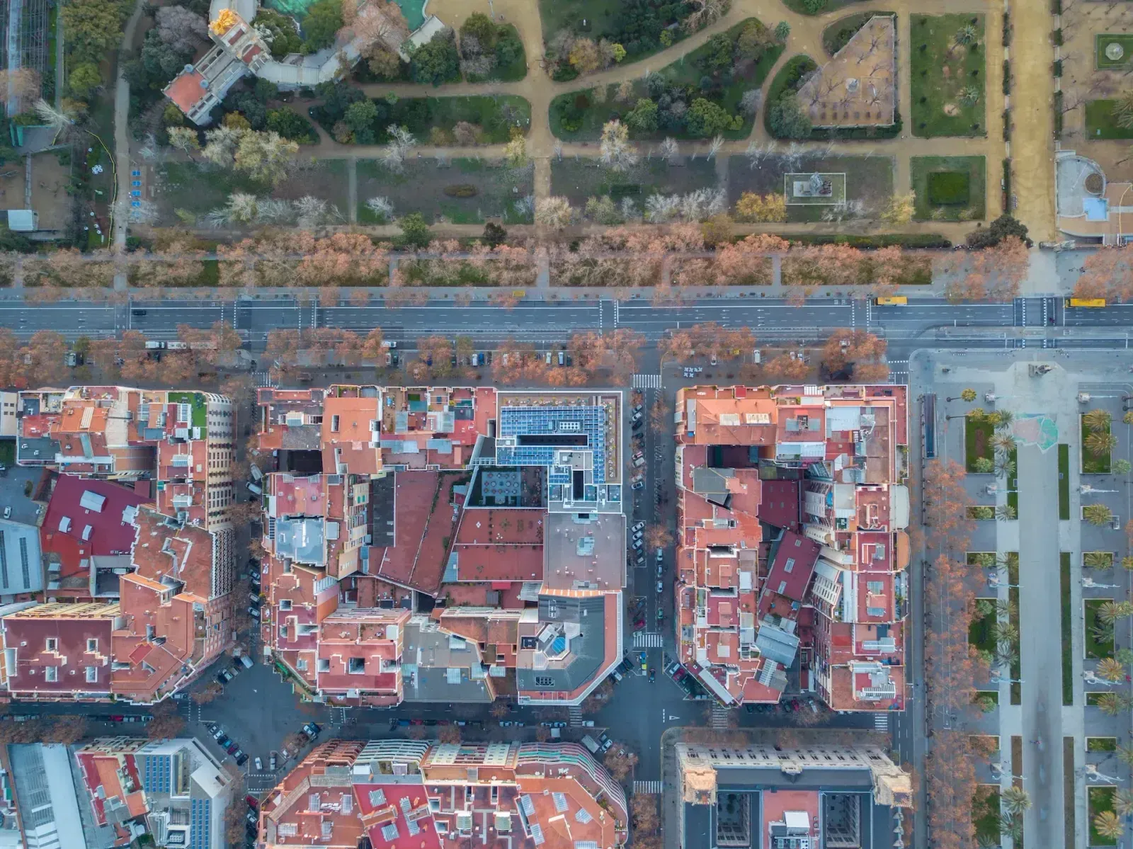 Stadtplanerische Vogelperspektive über Barcelona in Spanien 