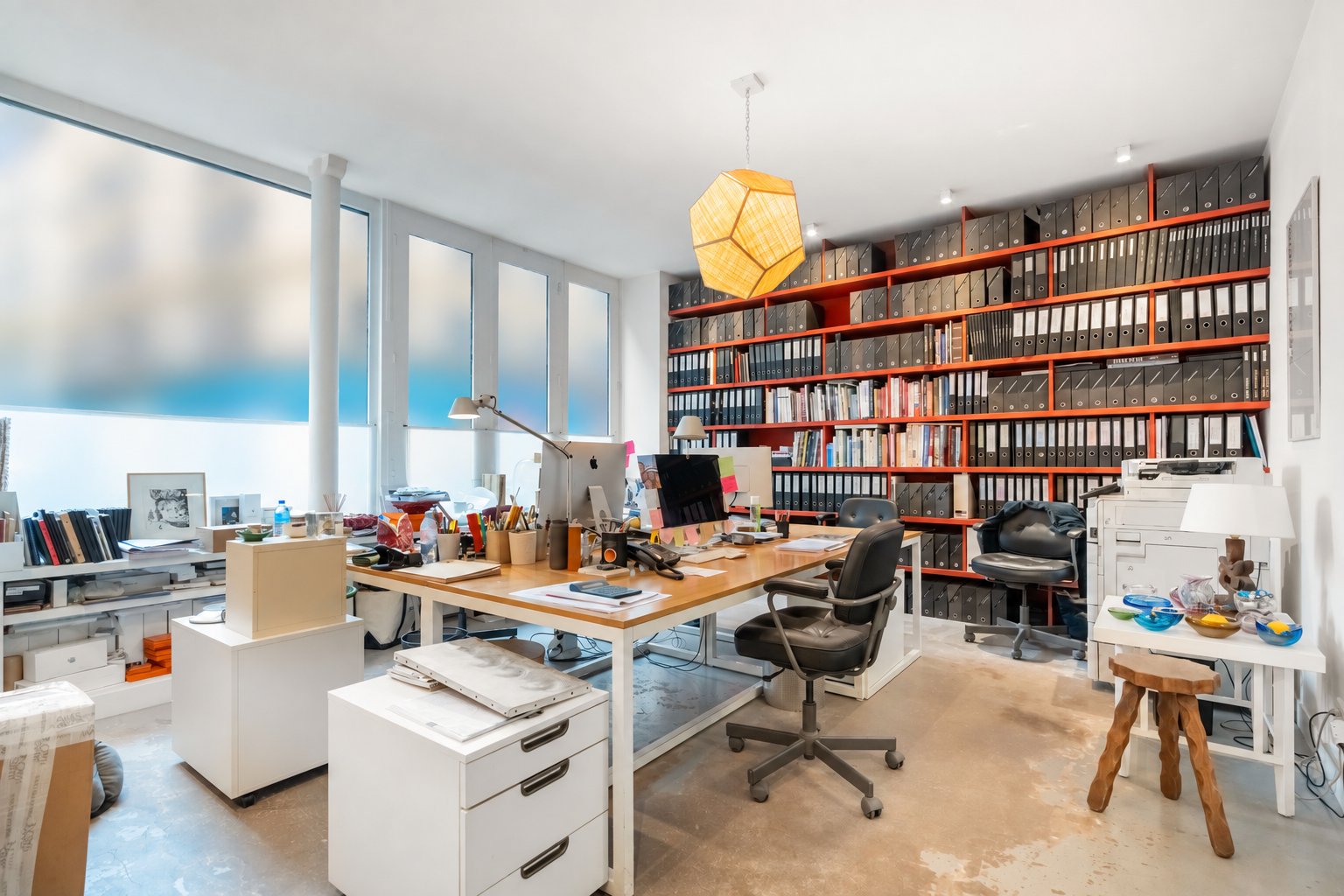Quartier Paris 11e Arrondissement – Un local commercial de 110m² Carrez au rdc étage.