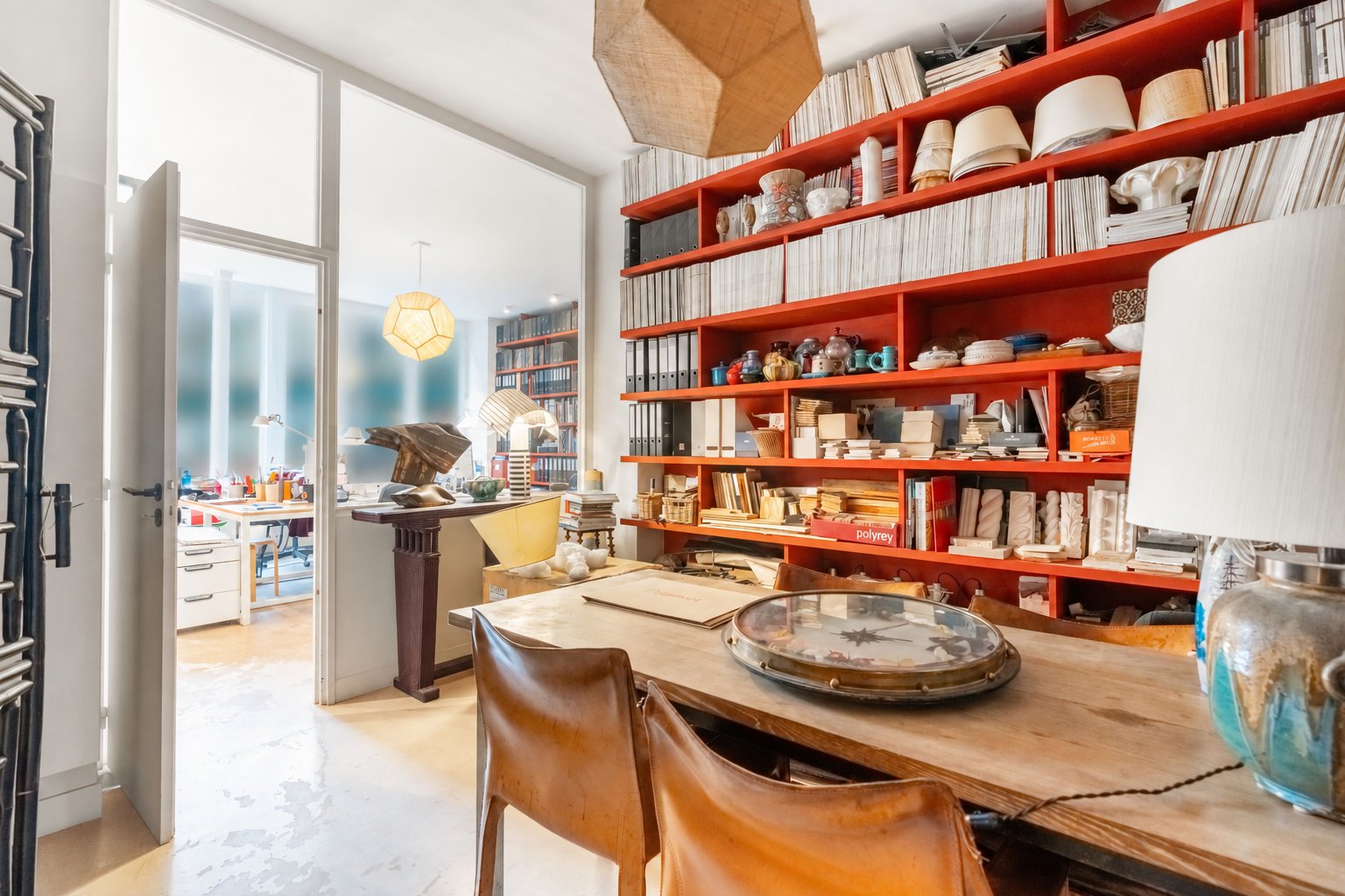Quartier Paris 11e Arrondissement – Un local commercial de 110m² Carrez au rdc étage.