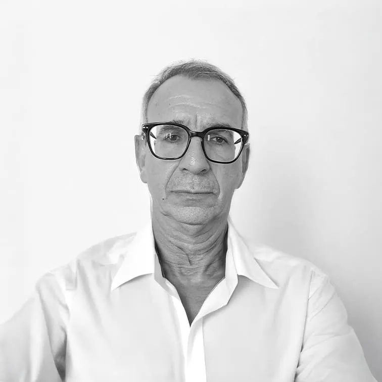 Portrait professionnel de Manuel Bertin, ancien fonctionnaire territorial et expert formateur CMC en politiques éducatives, management et projets publics.