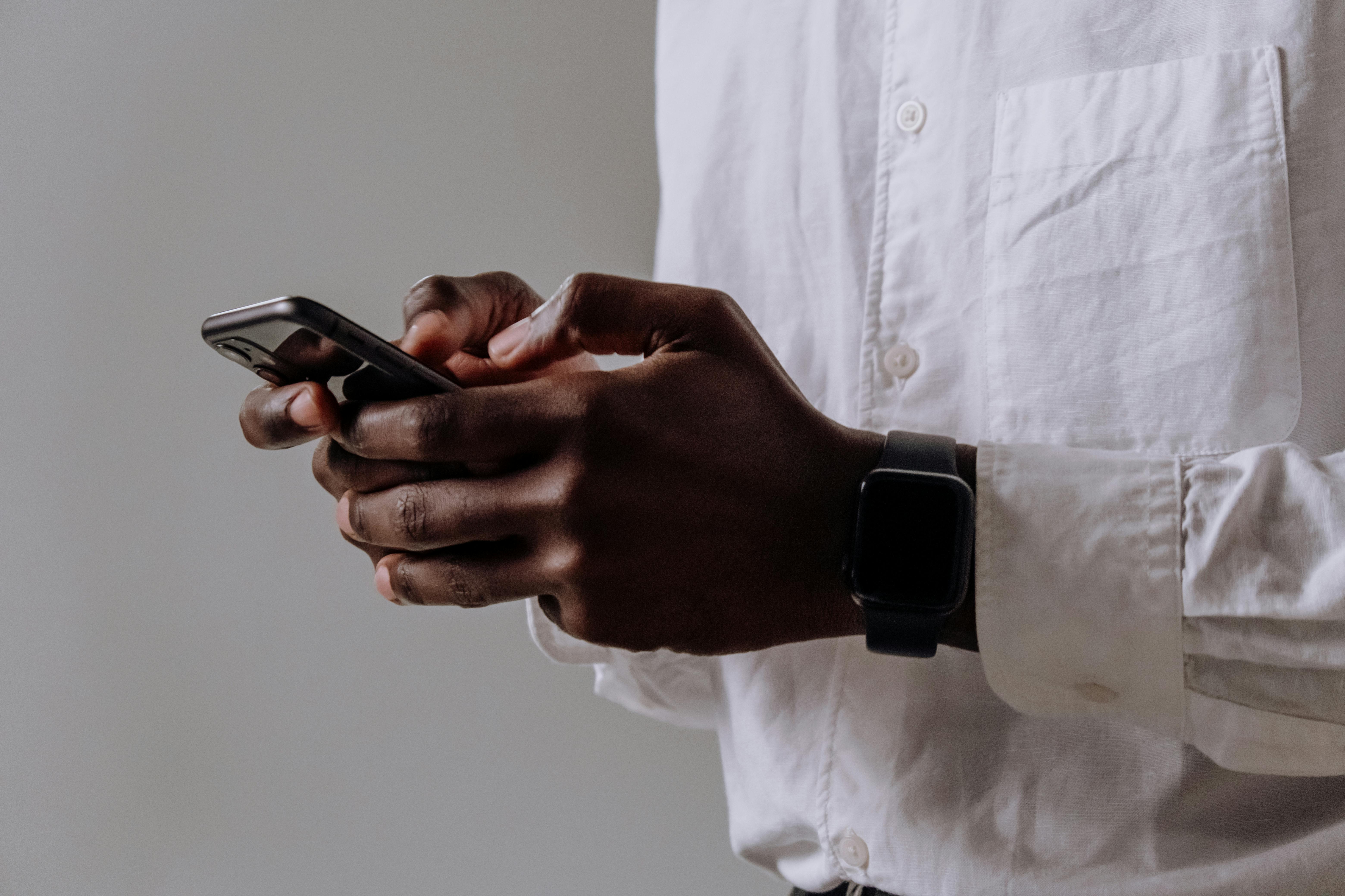 Wellness Confessions #2: A 26-Year-Old Marketing Coordinator Talks Boundaries with Technology and a Hot Take on “Luxury Wellness”