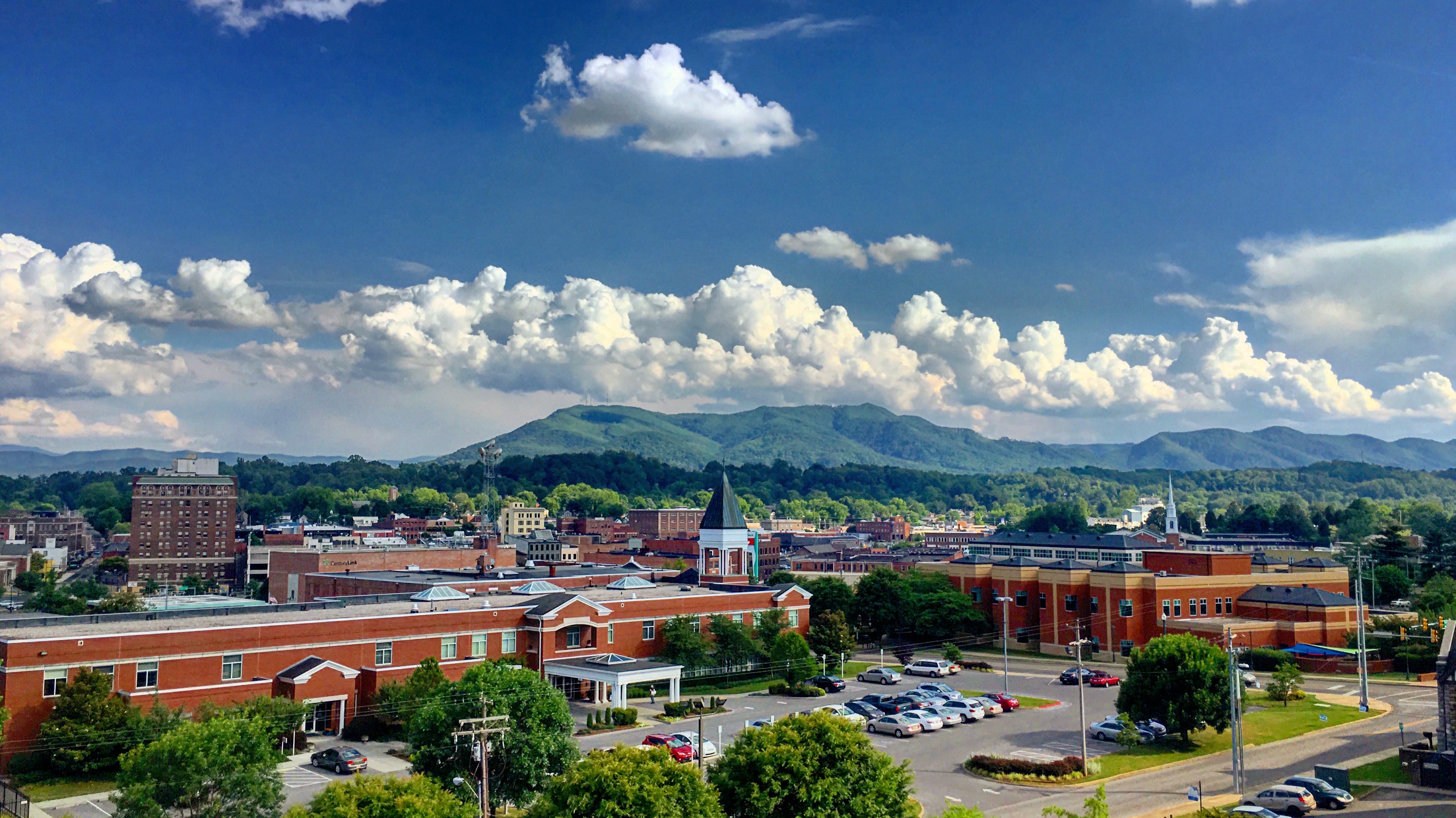 Charter Bus And Black Car Service In Knoxville