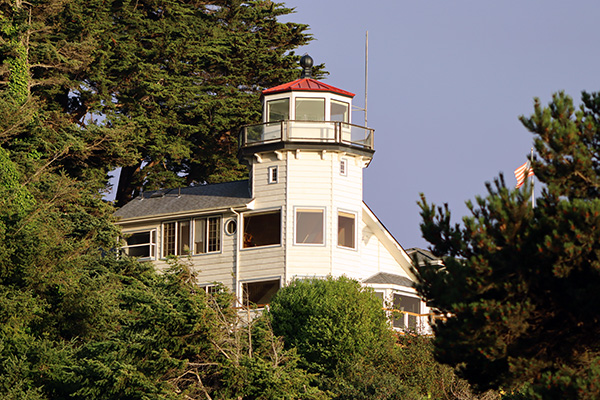 Pelican Bay Lighthouse: Brookings’ Modern Beacon on the Southern Oregon Coast