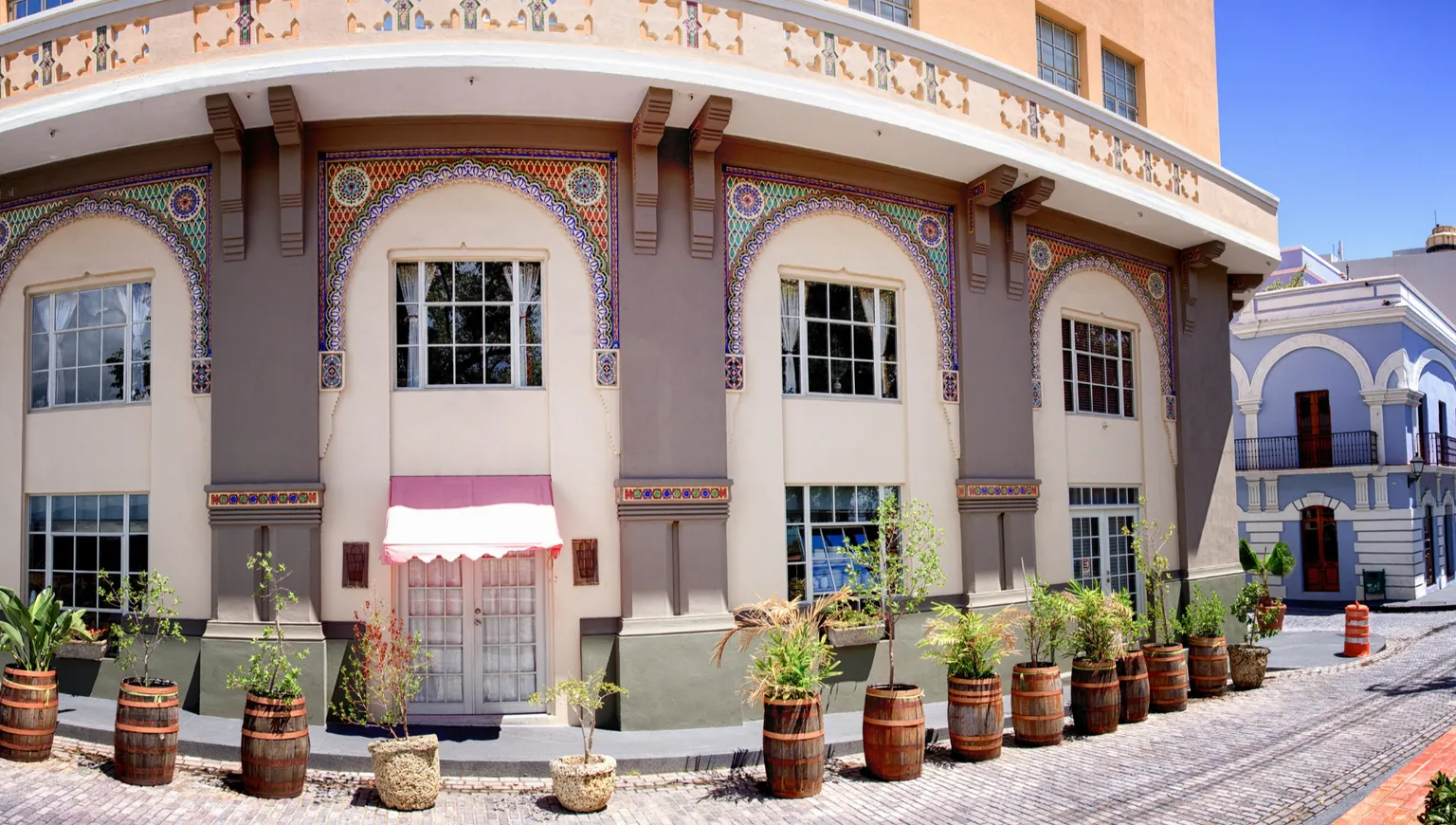 Maximizing returns with DSCR in boutique hotel investments hero image