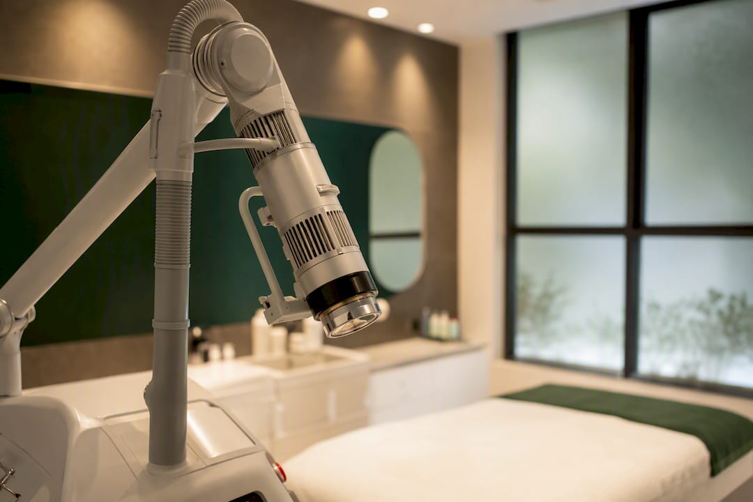 Laser therapy device in clinical dermatology room