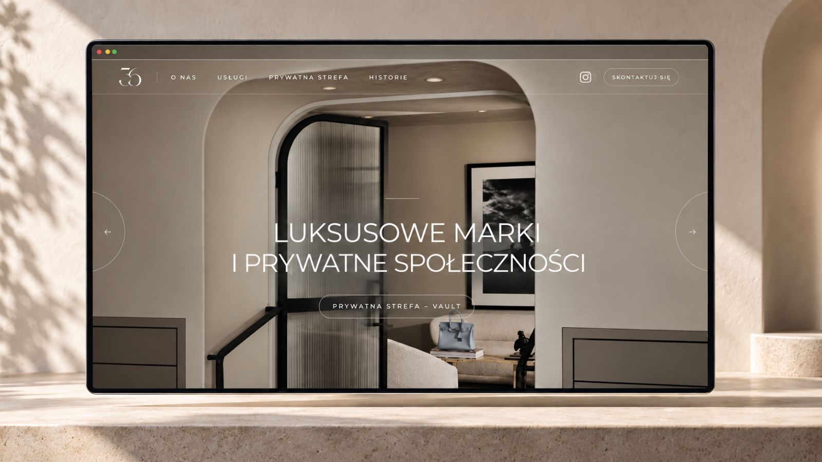 Strona internetowa Three Over Six w wersji polskiej na tablecie.