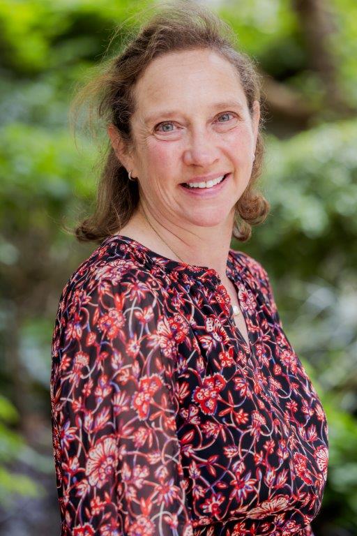 Clare Evelyn 